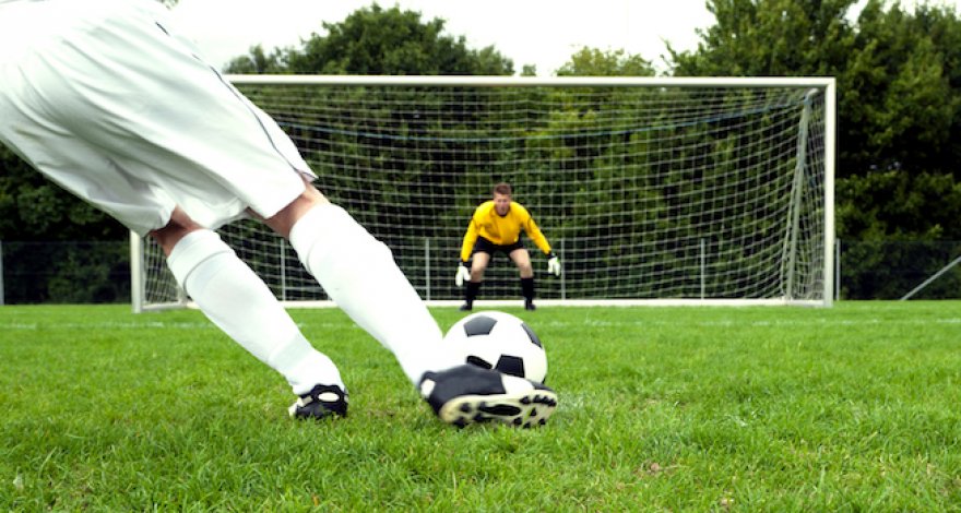 As Relações de Trabalho no Meio Esportivo: Um Olhar Sobre o Futebol